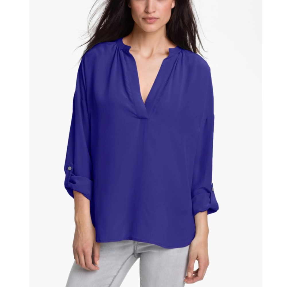 Two by Vince Camuto Blue Split Neck Blouse, M EUC